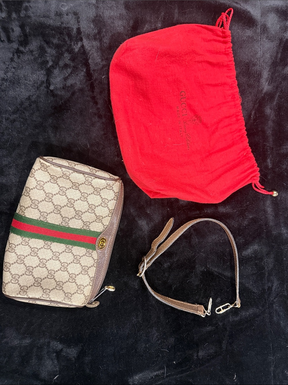 Gucci Beige GG Supreme Canvas Crossbody Bag with Green-Red Web Stripe